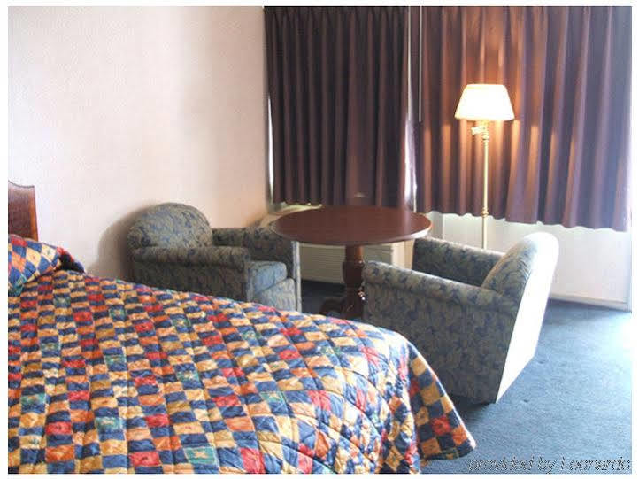 Red Carpet Inn And Suites Scranton Extérieur photo